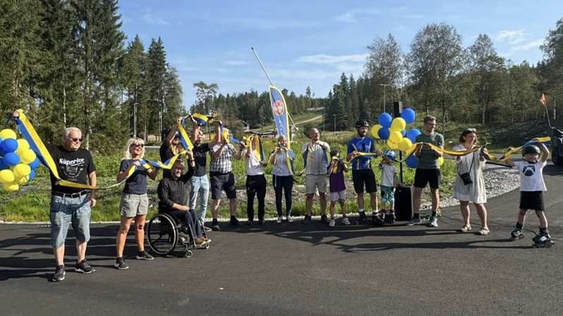Bandknytning vid invigning av multibana Hanaslöv